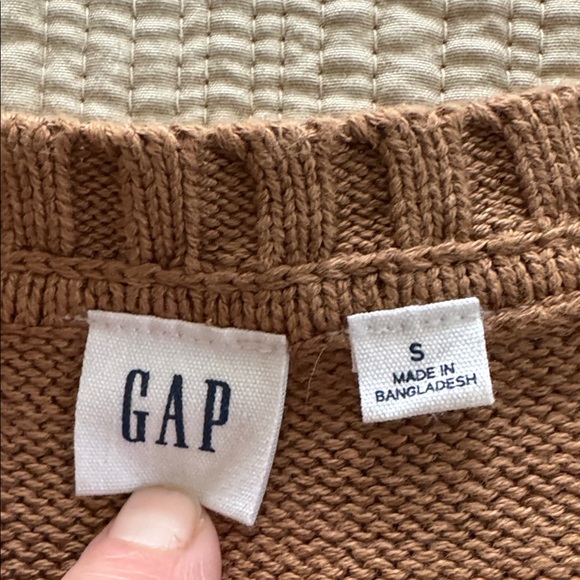GAP Oversized Women's Tan and Cream Striped Crew Neck Sweater - Picture 2 of 8